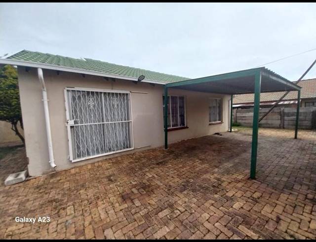 3 BEDROOM HOUSE FOR SALE IN KARENPARK